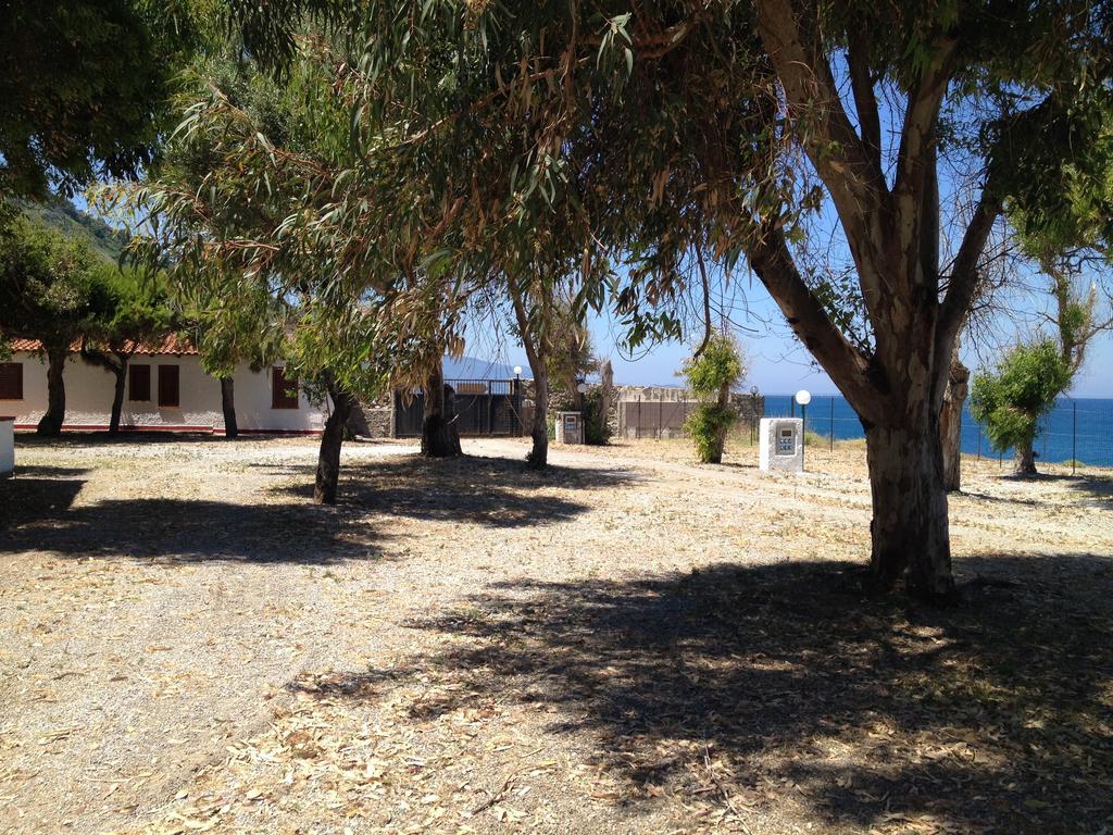 Camping B&B Gioiosa Gioiosa Marea Buitenkant foto