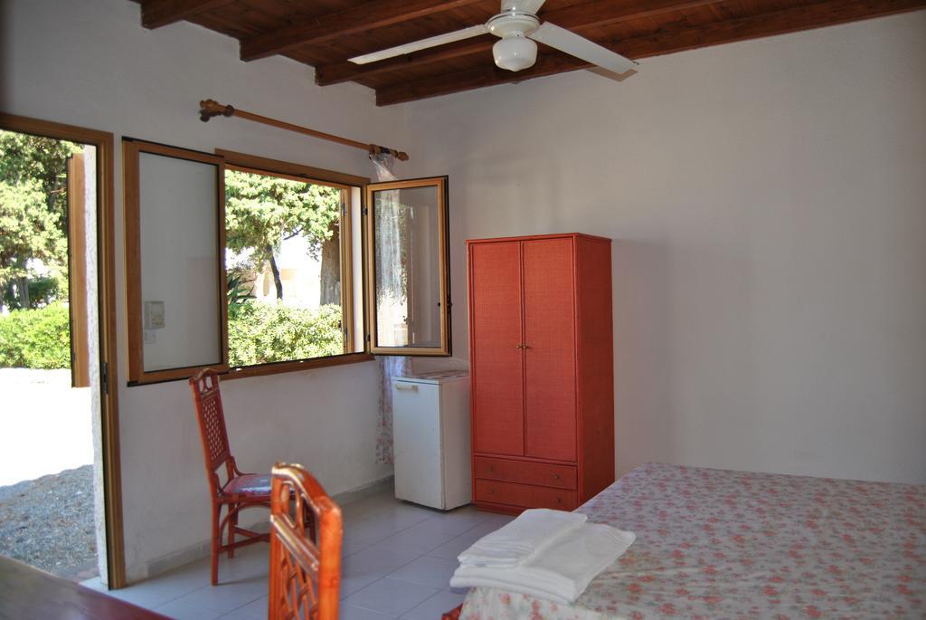 Camping B&B Gioiosa Gioiosa Marea Buitenkant foto
