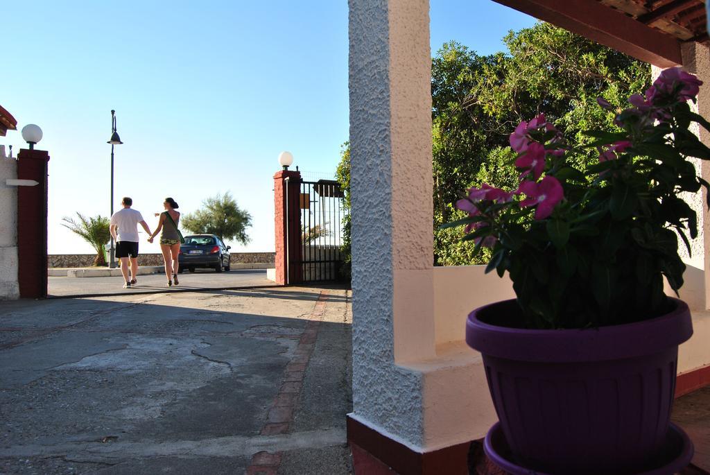 Camping B&B Gioiosa Gioiosa Marea Buitenkant foto