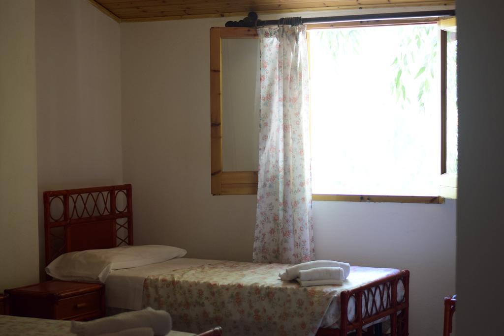 Camping B&B Gioiosa Gioiosa Marea Buitenkant foto