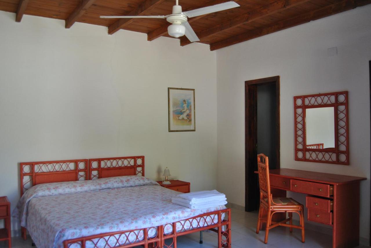 Camping B&B Gioiosa Gioiosa Marea Buitenkant foto