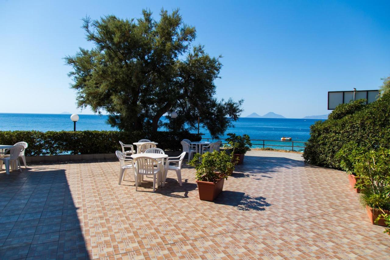 Camping B&B Gioiosa Gioiosa Marea Buitenkant foto