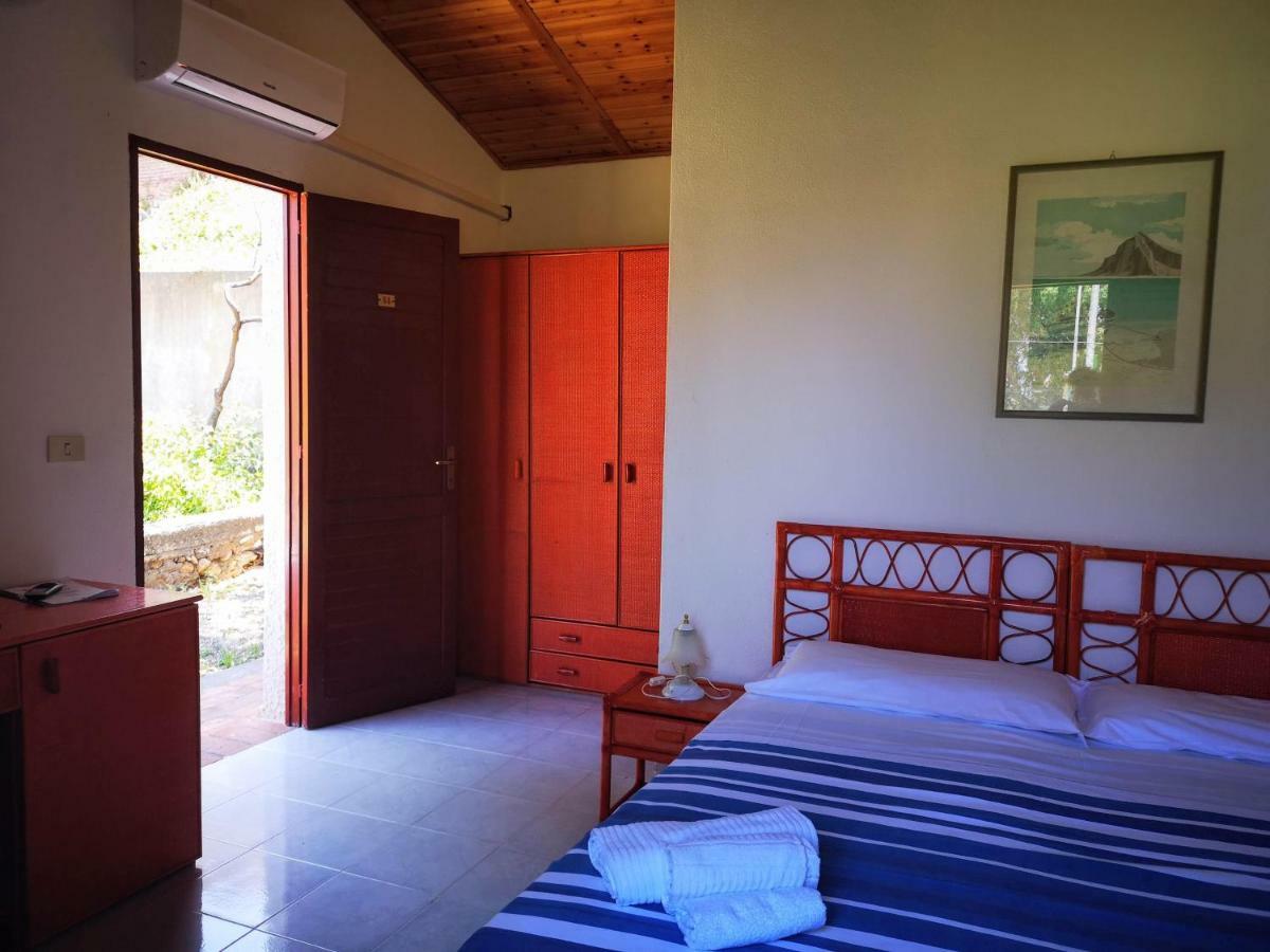 Camping B&B Gioiosa Gioiosa Marea Buitenkant foto