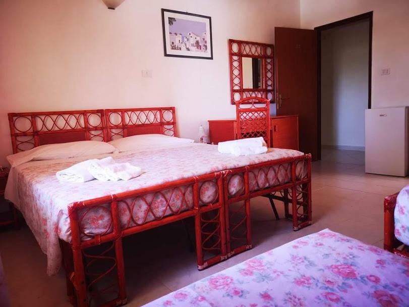 Camping B&B Gioiosa Gioiosa Marea Buitenkant foto